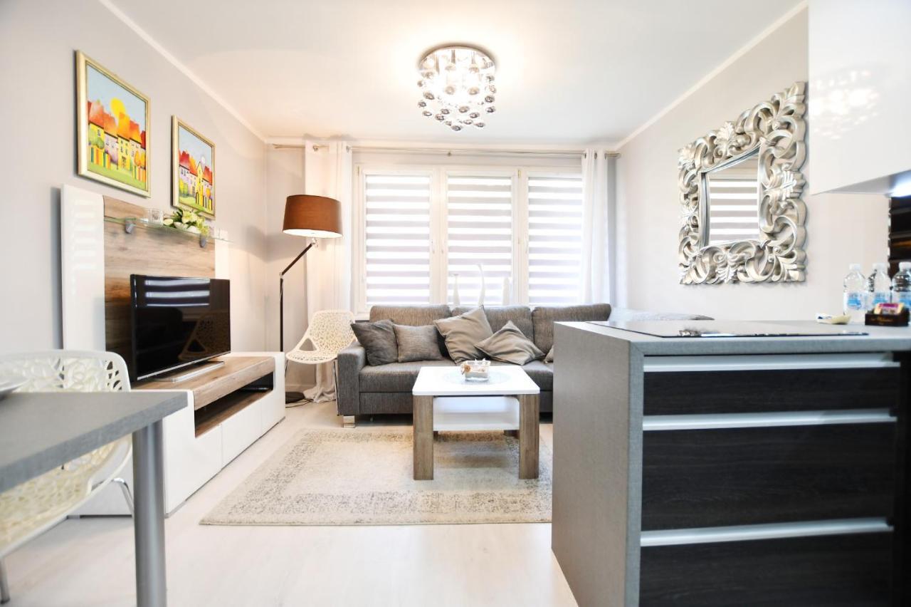Apartament Dworcowa Apartment Kolobrzeg Bagian luar foto