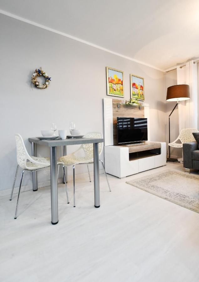 Apartament Dworcowa Apartment Kolobrzeg Bagian luar foto